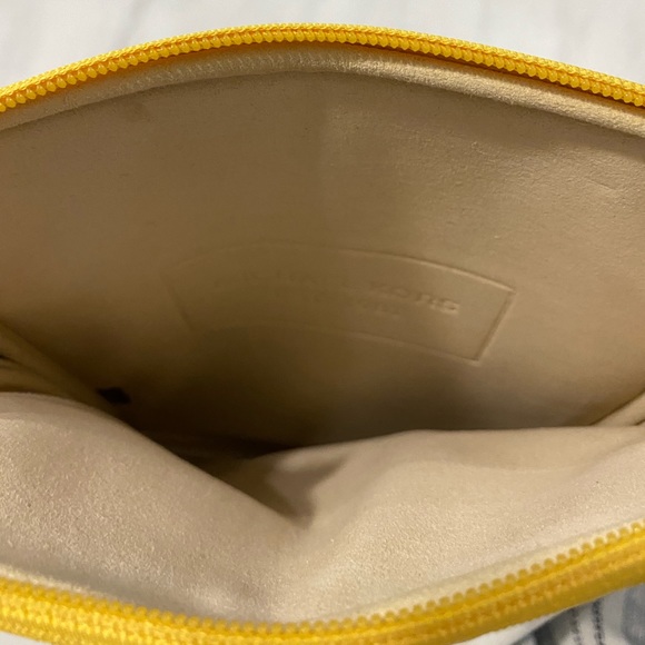 Authentic Michael Kors Tablet Case- Like New - Picture 4 of 4